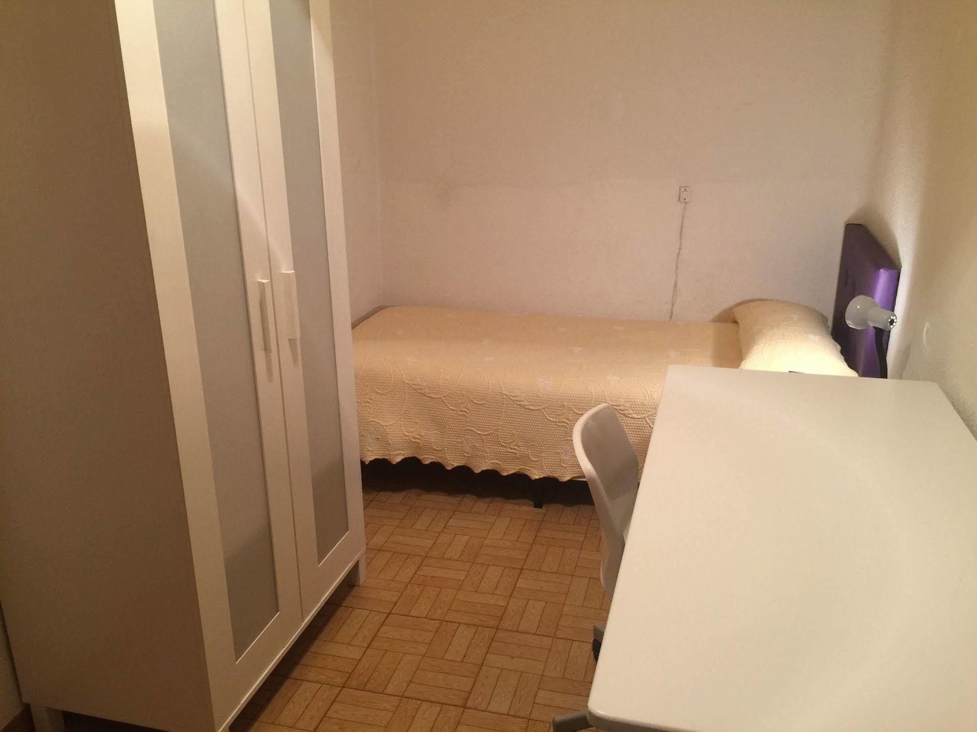 Hostal Murcia Madrid Bagian luar foto