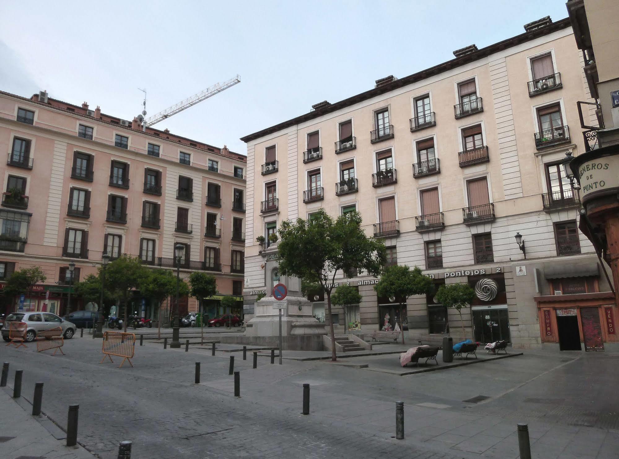 Hostal Murcia Madrid Bagian luar foto